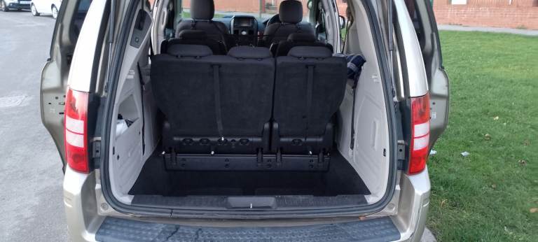 2010 Chrysler Grand Voyager, 2.8 Diesel, Automatic, 7 seats, tow hook, good condition