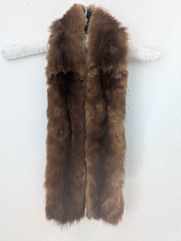 1940's ORIGINAL VINTAGE FOX FUR COLLAR!