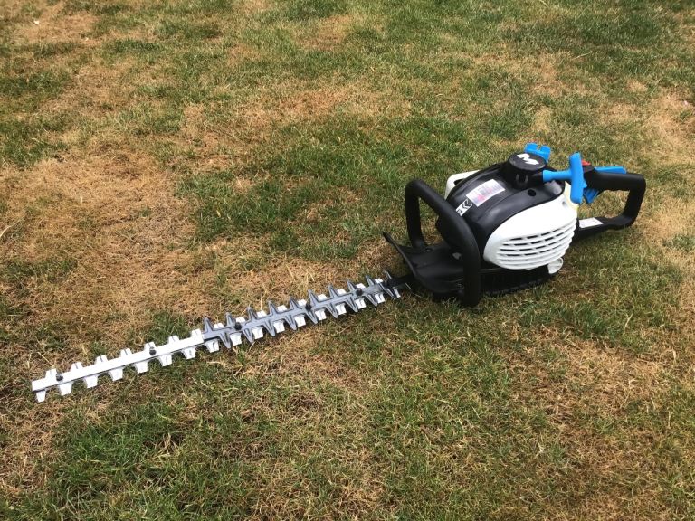 Mac Allister MHTP24EB Petrol Hedge Trimmer – Good Condition