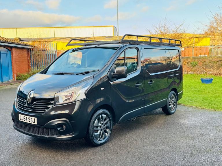 Beautiful Metalic black Renault trafic business +