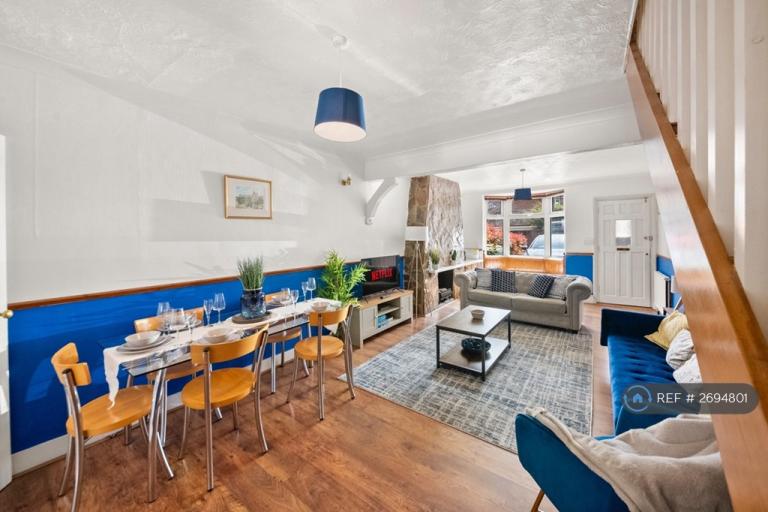 2 bedroom house in St. Leonards Road, Windsor, SL4 (2 bed) (#2694801)