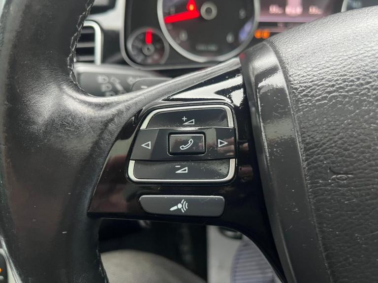 2014 Volkswagen Touareg 3.0 TDI V6 BlueMotion Tech R-Line Tiptronic 4WD Euro 5 (s/s) 5dr ESTATE D...