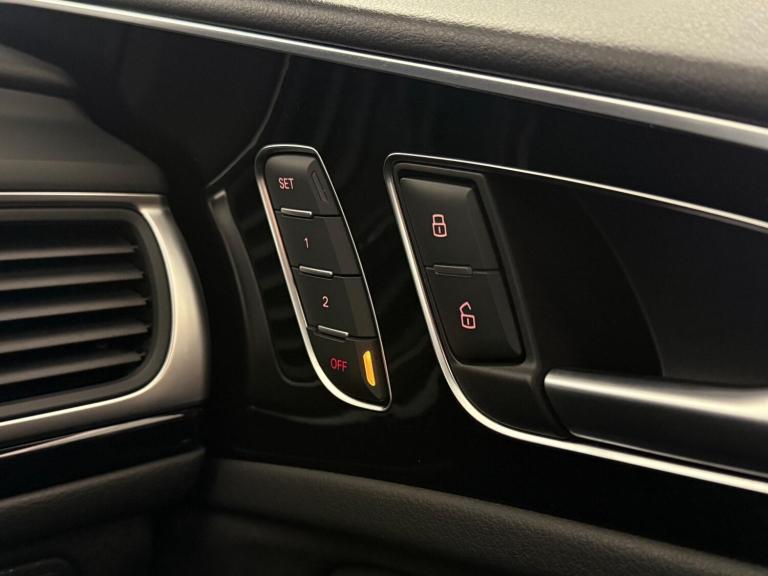 2017 Audi A6 Saloon 2.0 TDI Black Edition S Tronic quattro Euro 6 (s/s) 4dr SALOON Diesel Automatic