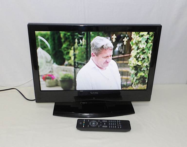 Technika 19 inch LCD TV with Built-in Freeview HD