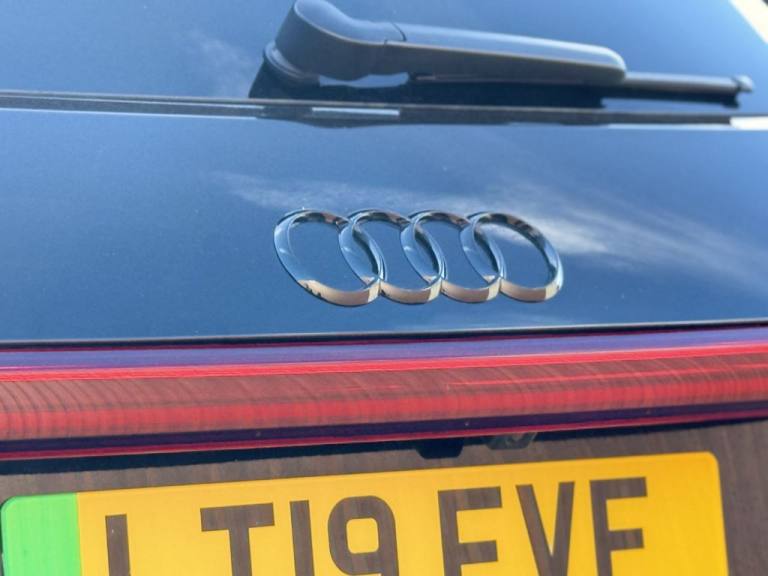 2019 Audi e-tron 55 SUV 5dr Electric Auto quattro 95kWh (408 ps) ESTATE ELECTRIC Automatic