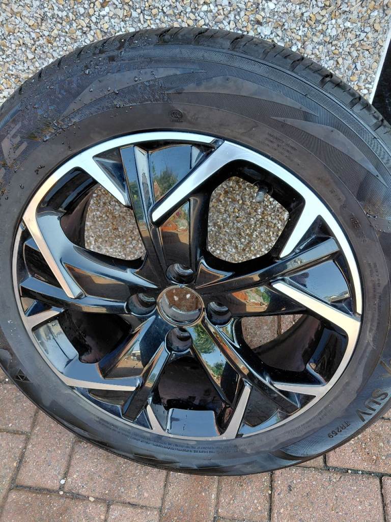 Alloy wheel and tyre for ds3 crossback 