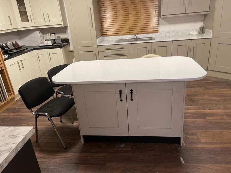 Kitchen Island with White Quartz top 