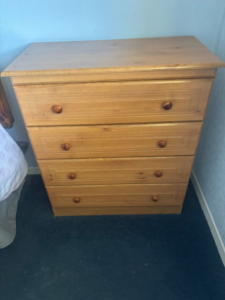  Bedroom storage unit