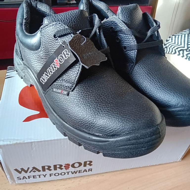 SAFETY SHOES NEW