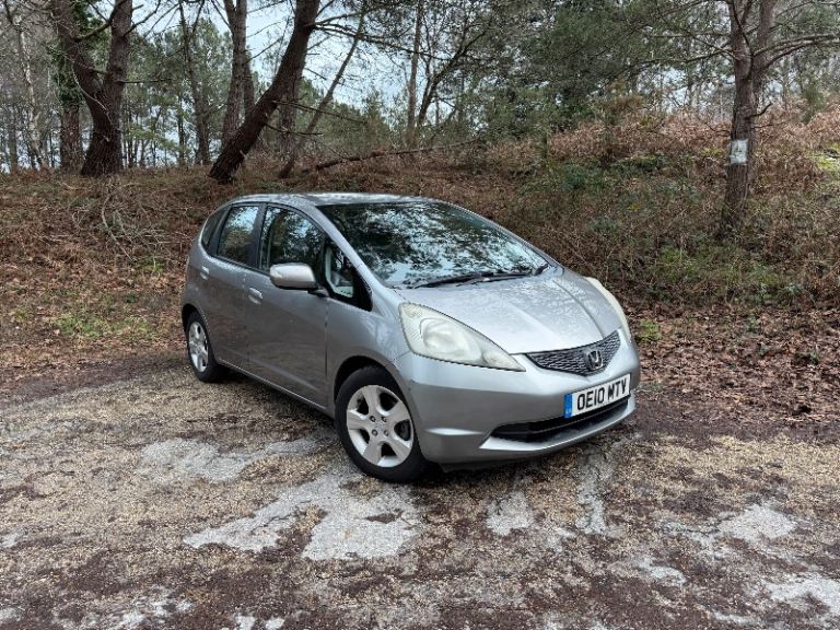 HONDA JAZZ ES I-VTEC Silver 2010
