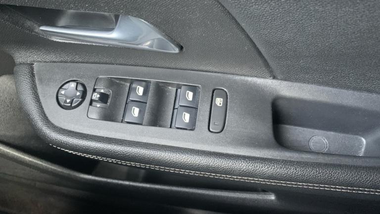 2022 Vauxhall Mokka 1.2 Turbo SRi Premium SUV 5dr Petrol Manual Euro 6 (s/s) (100 ps) SUV Petrol ...