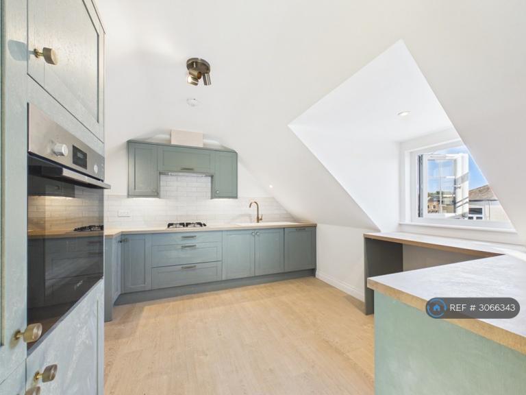 4 bedroom flat in North Shields, North Tyneside, NE29 (4 bed) (#3066343)