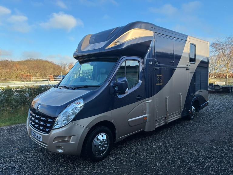 Renault Master 2 Horse box 3.5t Wildtrack Hoss Box 