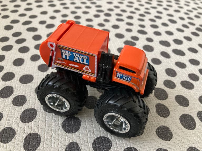 Hotwheels monstertrucks x4