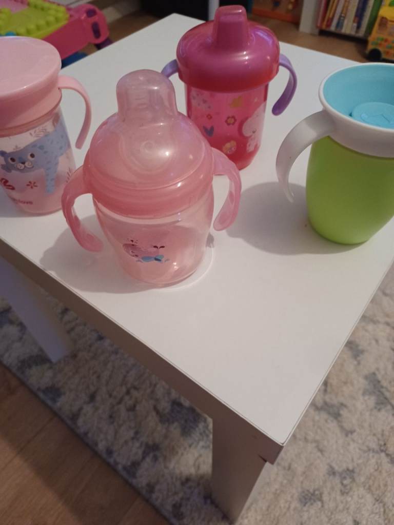 Baby Sippy Cups and Trainer Mugs - Good Condition