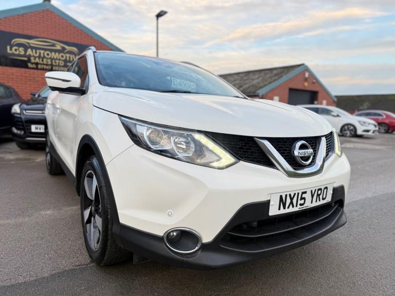 image for 2015 Nissan Qashqai 1.2 DiG-T N-Tec+ 5dr HATCHBACK Petrol Manual