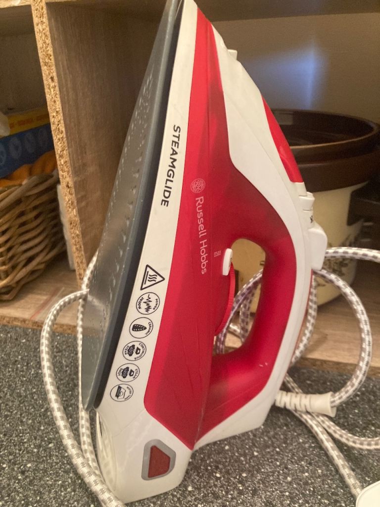 Russell Hobbs SteamGlide Iron – Red & White, Good Condition