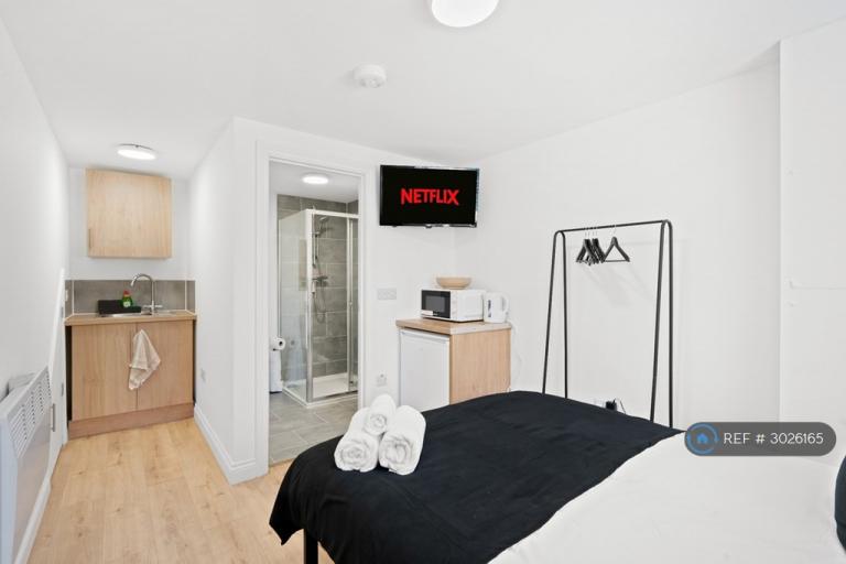 1 bedroom in Carmichael Road, London, SE25 (#3026165)