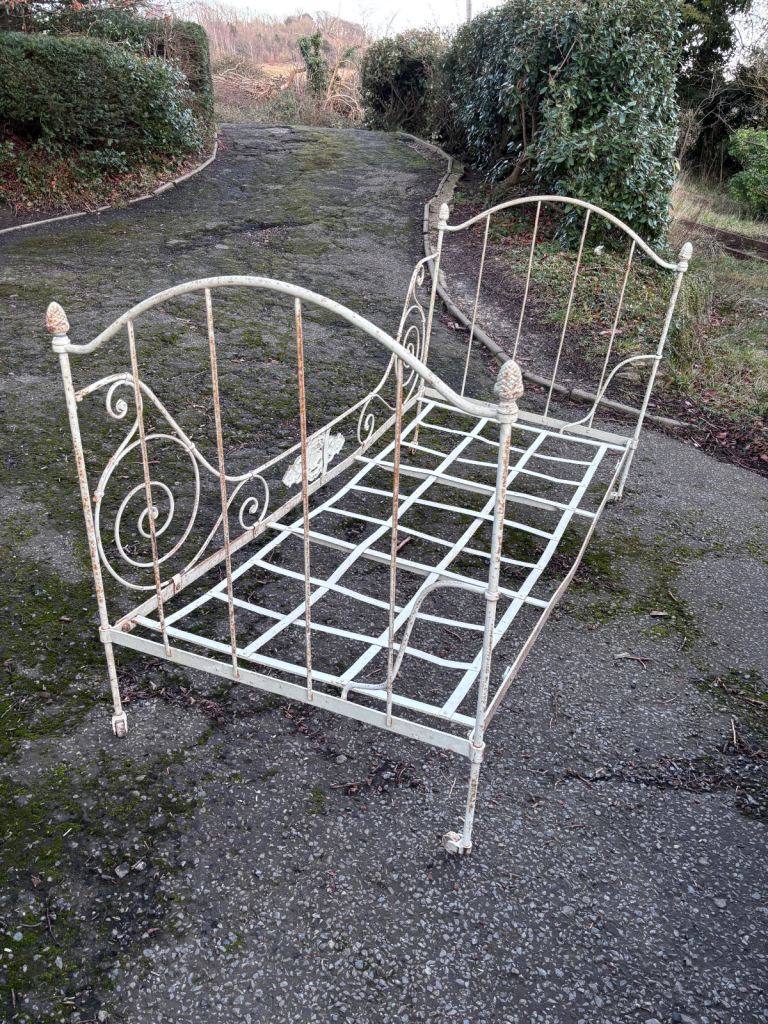 French style day bed 