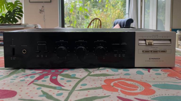Pioneer SA-130 Integrated HiFi Amplifier 20w