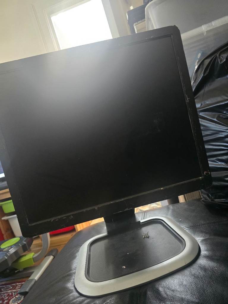 Computer Monitor – Black, Good Condition