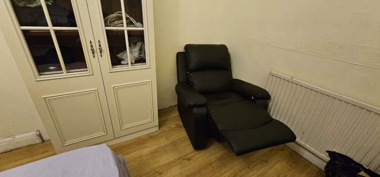 Double room to rent near Hatton Cross 