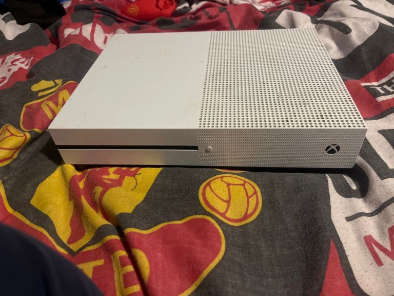 Microsoft Xbox One S Console – White, Good Condition