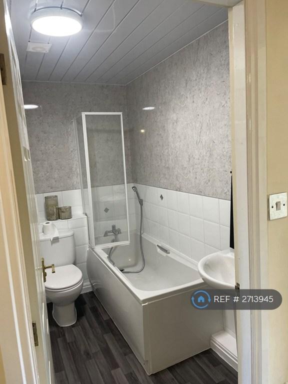 4 bedroom house in Park Close, Preston, PR2 (4 bed) (#2713945)