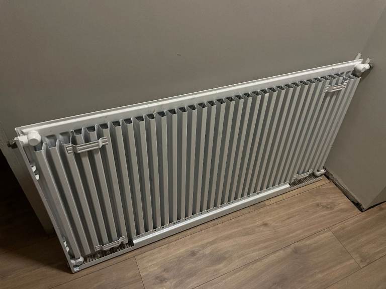 Flomasta Slimline Radiator 1200 x 600 – Excellent Condition