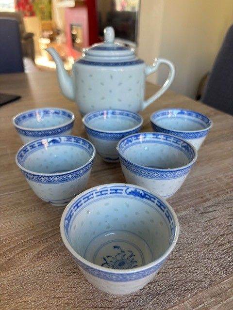 Chinese Teapot and 6 cups