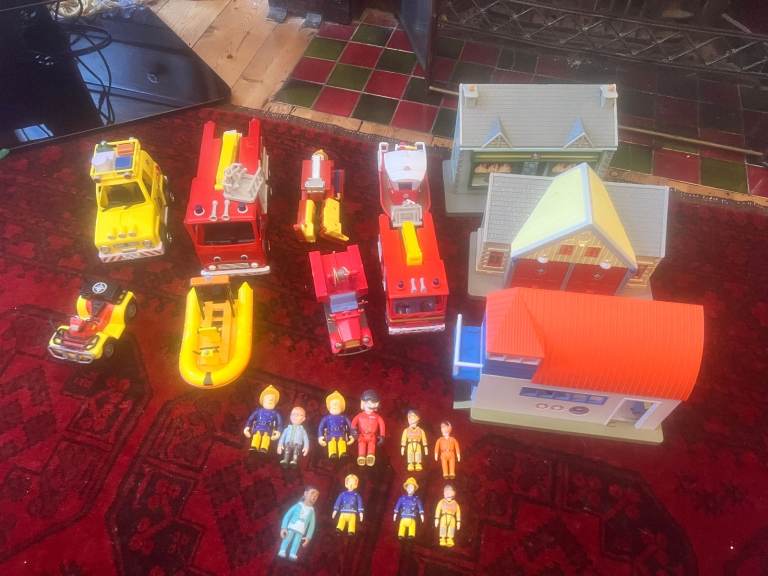 Fireman Sam Toy Bundle - figurines, vehicles and buildings from Ponty Pandy