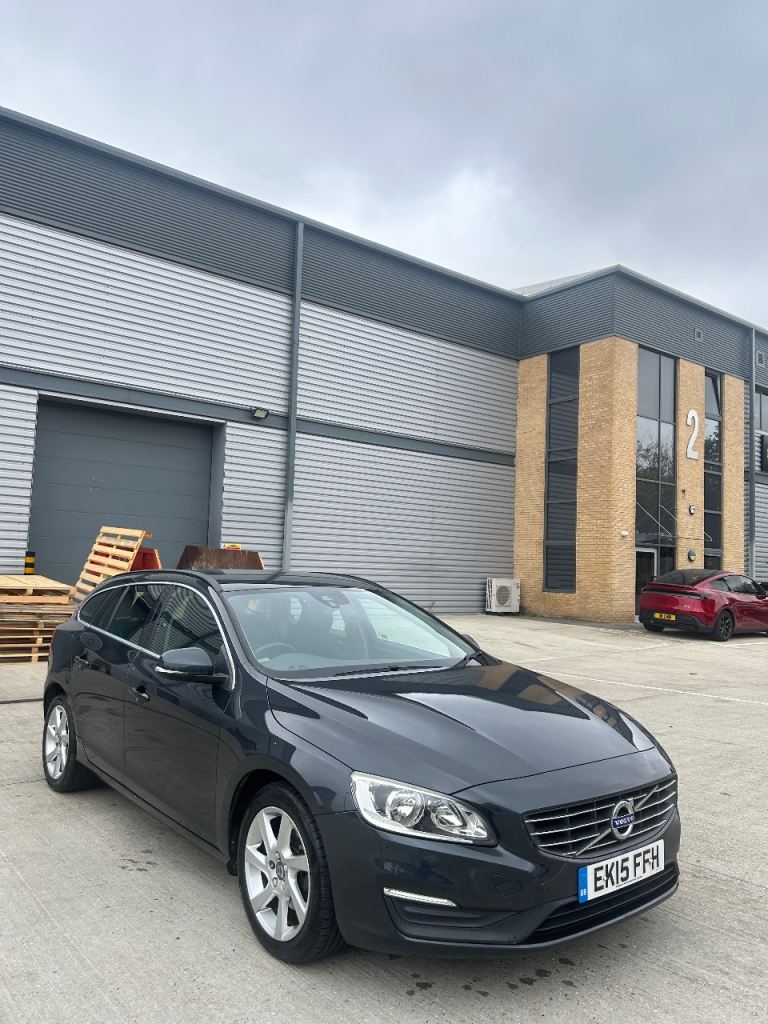 2015 VOLVO V60 SE D2 AUTOMATIC