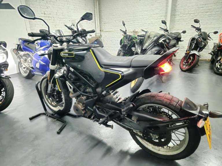 Husqvarna SVARTPILEN 401 2019