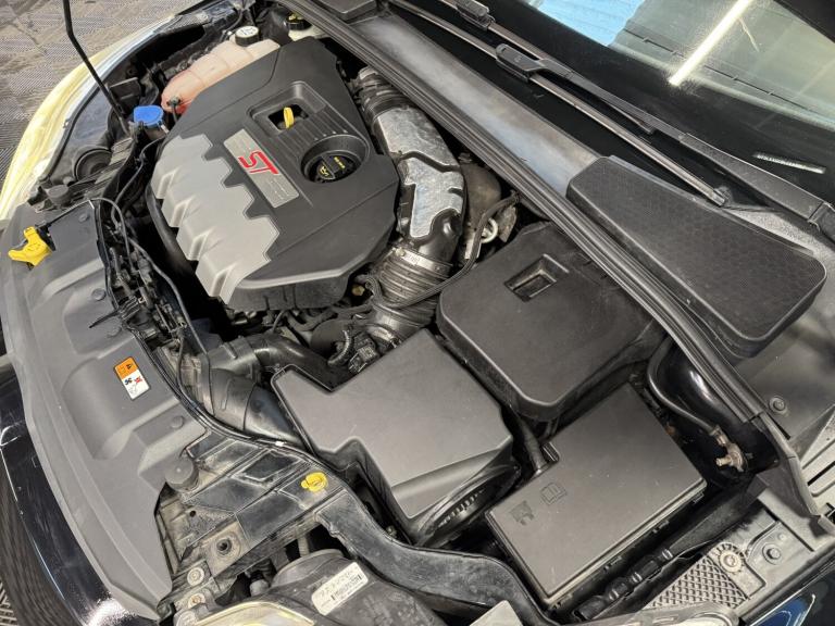 FORD FOCUS 2.0 T EcoBoost ST-3 Black Manual Petrol 2013