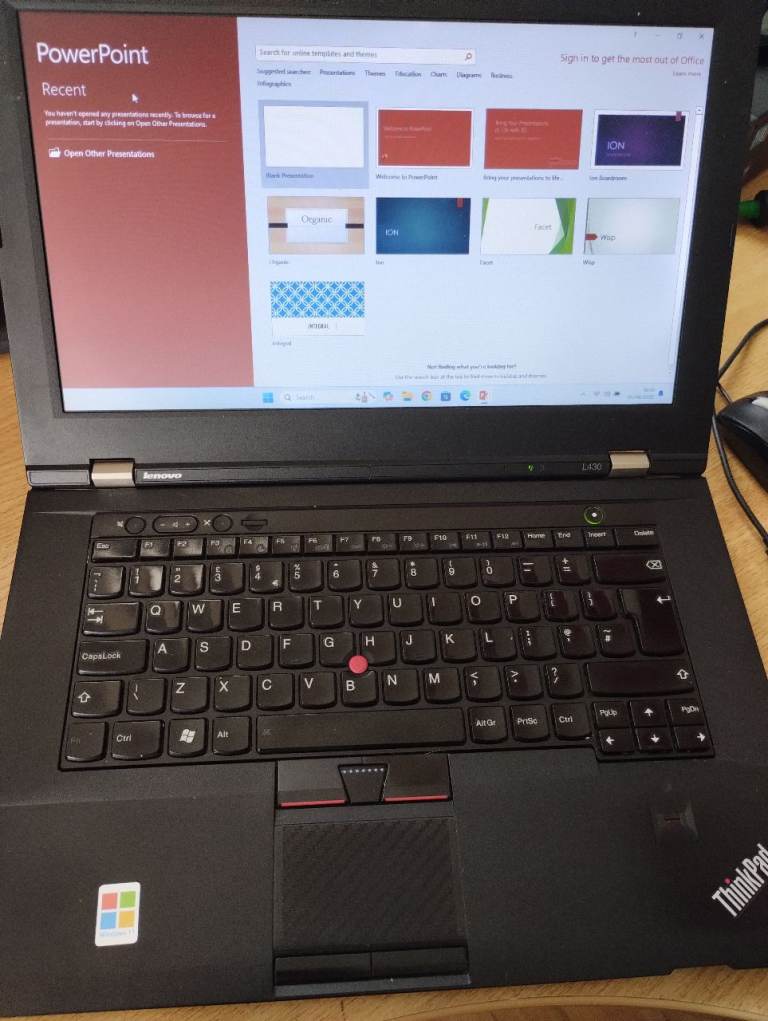 Lenovo. Windows 11, 16GB RAM, i5, 150GB SSD, FULL MICROSOFT OFFICE, Webcam, DVD Multi.