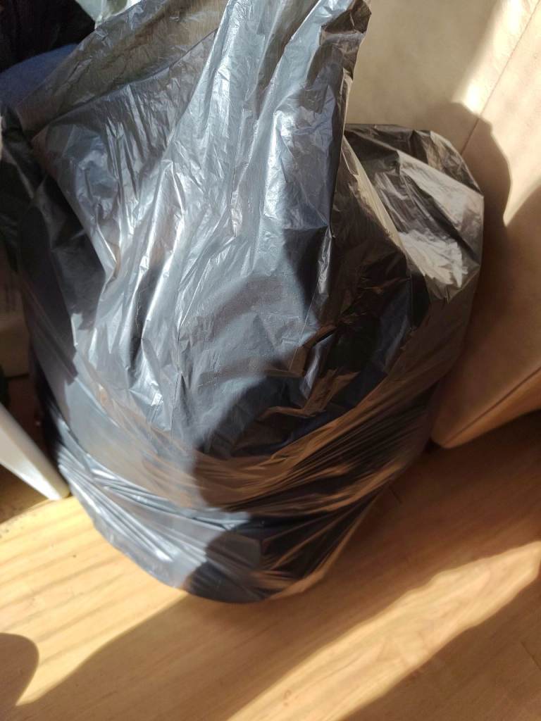 Bundle of mixed men and women's clothee