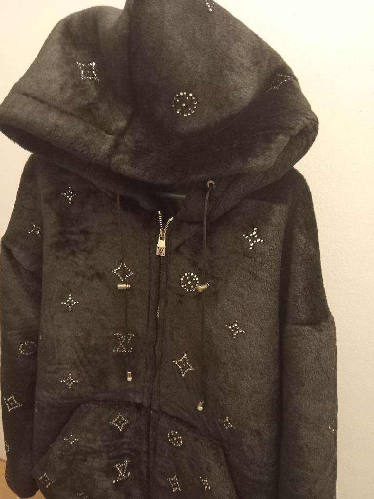 image for Louis vuitton coat fur size medium 