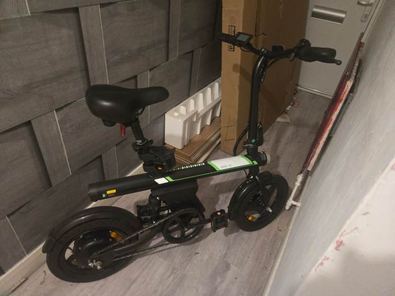 Black U1 Electric Road Bike – Looks New!