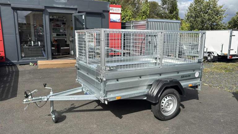BRAND NEW ZASLAW 7FT X 4FT SINGLE AXLE TRAILER WITH 60CM MESH 750KG