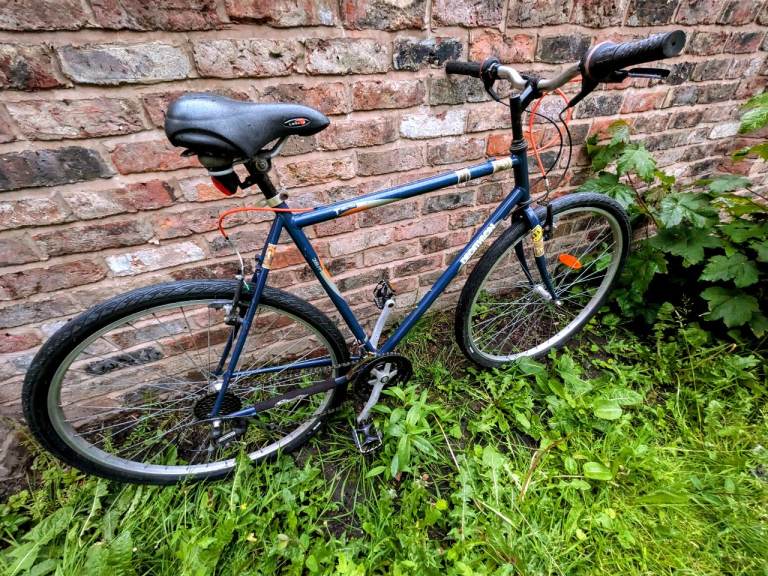 Decathlon hybrid bike 23" frame 700c 21 speed serviced ready to ride