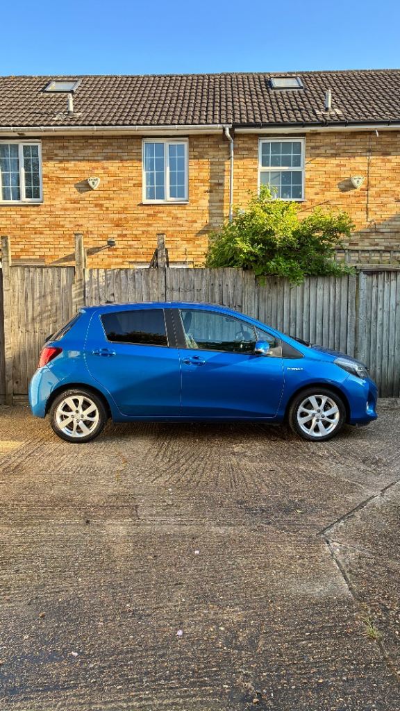 Toyota Yaris 2016 TOP SPEC MODEL. Private Sale.