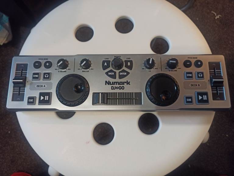 Numark Dj2Go DJ Controller