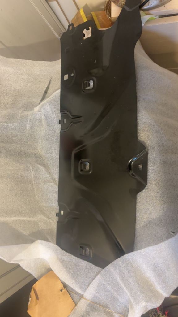 BMW M5 FRONT CROSSLINK RADIATOR SUPPORT 