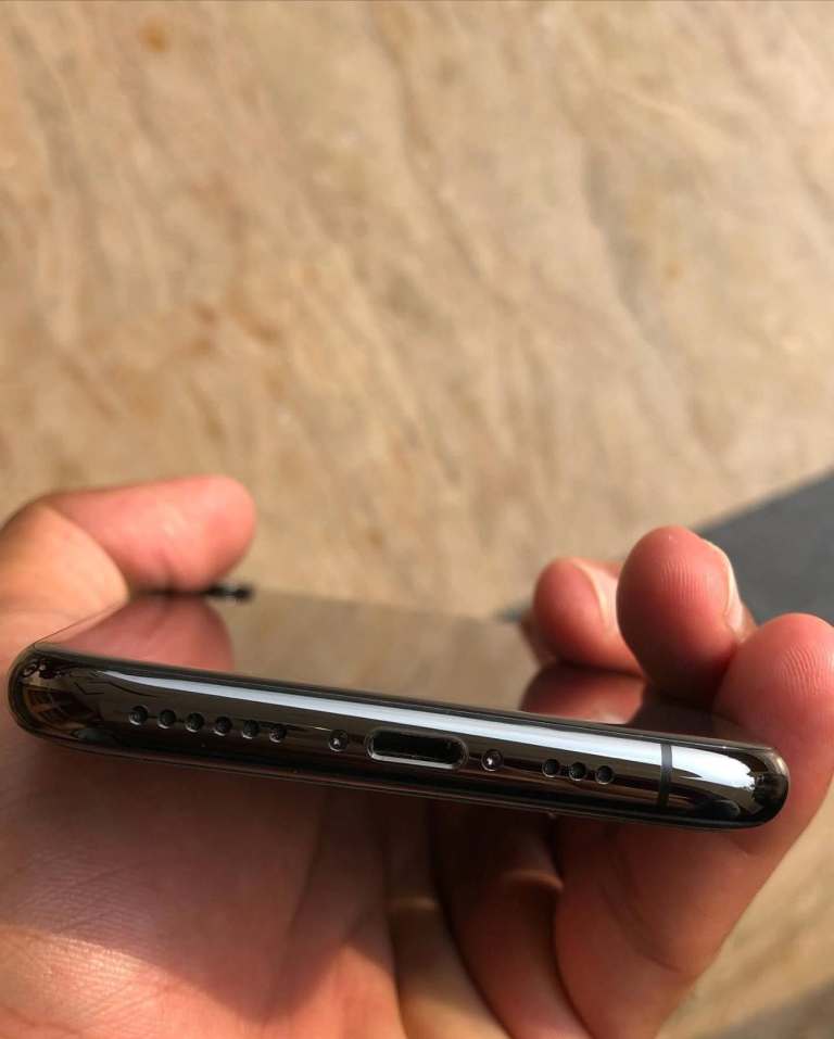 iPhone XS space grey 