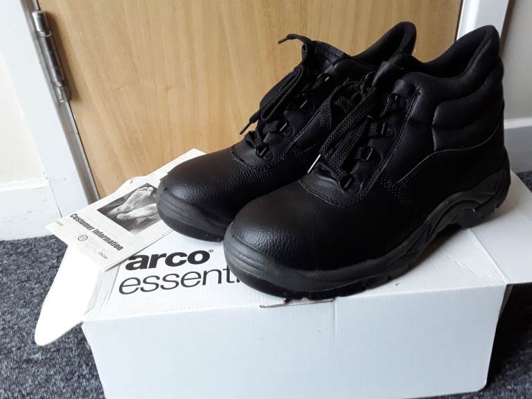 New. Arco s11 steel toe work boot,
