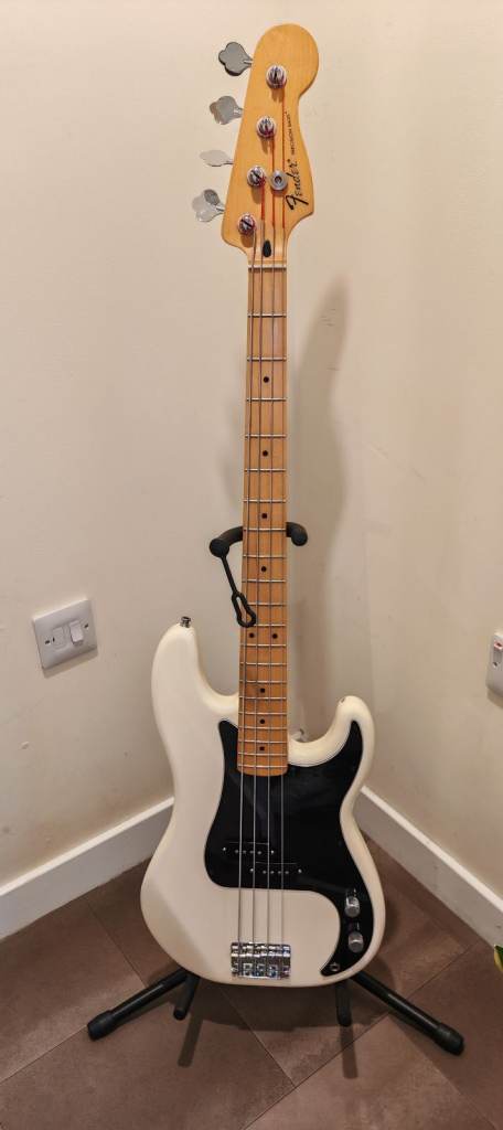 Mexican Fender Precision Bass 