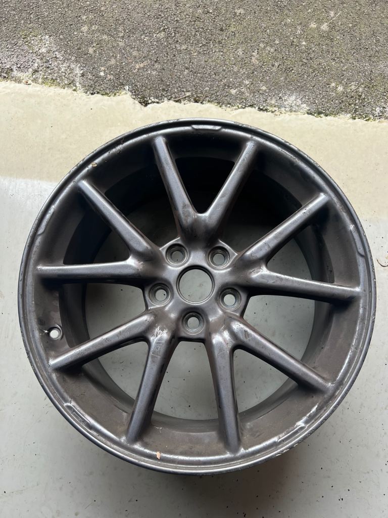 Tesla 18" Aero alloy and cover
