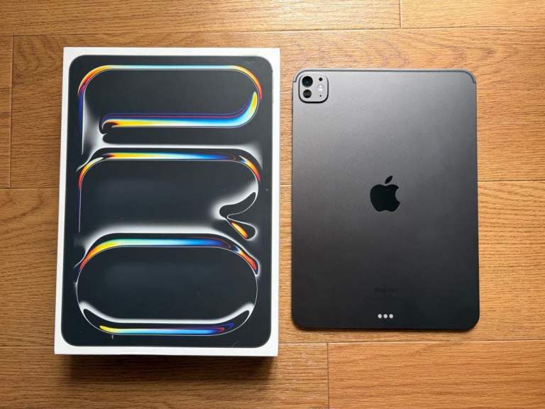M4 IPad Pro 256gb boxed 11inch model 