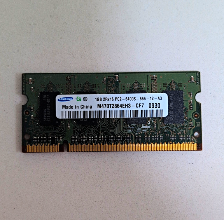 Samsung 1GB DDR2 SO-DIMM PC2-6400S 200-Pin Non-ECC RAM M470T2864EH3-CF7