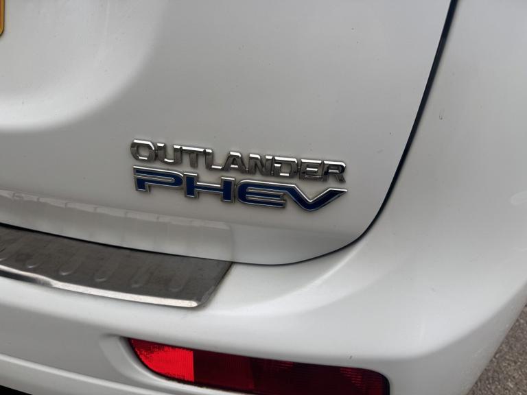 MITSUBISHI OUTLANDER 2.0 h 12kWh GX4hs 2014